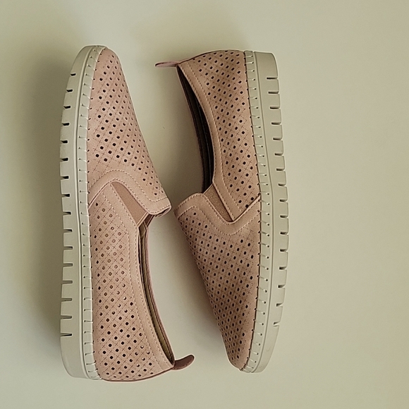 New Reduction "Fresh" by Easy Street EUC - Picture 4 of 14